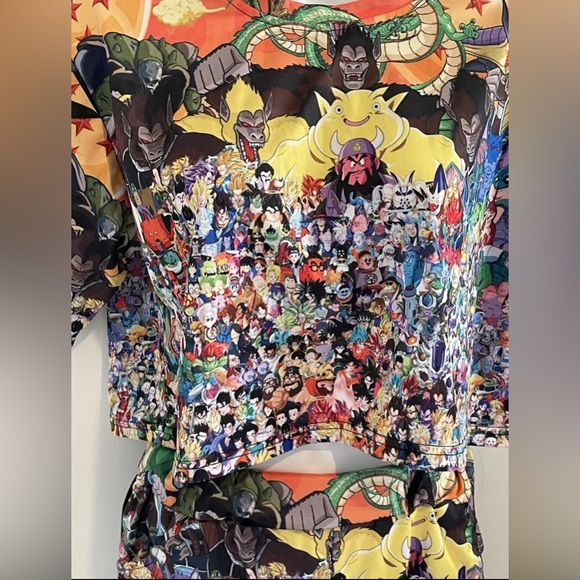 Custom-themed crop top shorts set - Picture 3 of 5